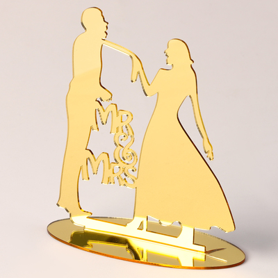 Топпер для торта «Молодожёны», золотой