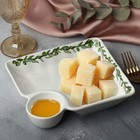 Блюдо керамическое с соусником «Оливки», 18.6 х 17.5 х 4 см, цвет белый - Фото 3