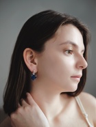 Серьги со стразами «Сердце» мерцание, синие в серебре - Фото 2