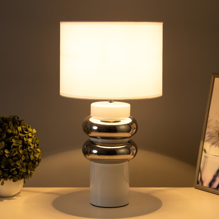 Настольная лампа "Ленди" Е27 40Вт бело-хромовый 25х25х46,5 см RISALUX - фото 1927043206