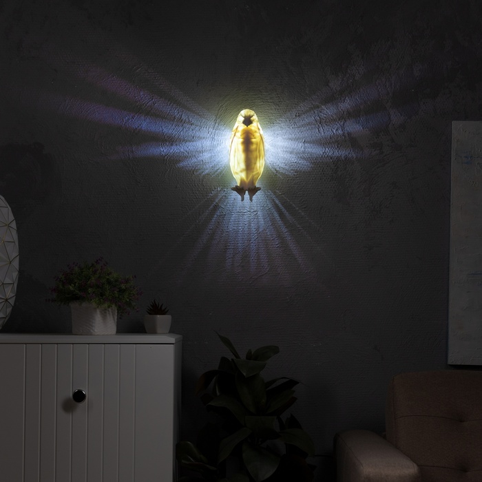 Светильник-бра «Орёл» 12 × 22.5 × 9 см, пластик, ААх2, свечение белое