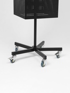 Стойка перфорированная металлическая на каркасе из труб, разборная, на колесах, 4 стороны, крутящиеся, 32×32×170 см, чёрная - Фото 3