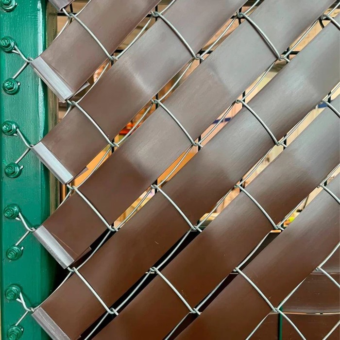 Заборна лента, 48 мм, 50 м, в наборе крепежи 50 шт., коричневая - фото 1909536941