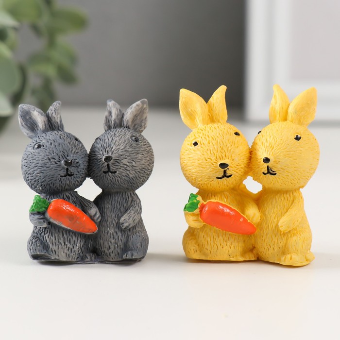 Сувенир полистоун "Пара кроликов с морковкой" МИКС 2х3,5х5 см - Фото 1