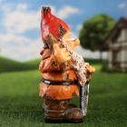 Садовая фигура "Гном с бревнами в очках" 40см - фото 24133408