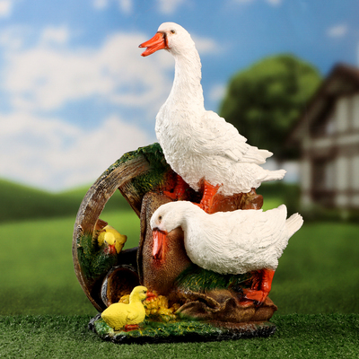 Садовая фигура из полистоуна «Гусиная семья на колесе», 41×30 см