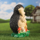 Садовая фигура "Ежик с лопатой" 33см - фото 24321902