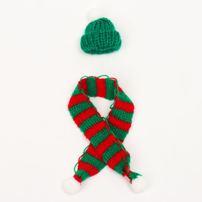 Вязанные шапка и шарфик для игрушек «Снежный день» - фото 1908071571