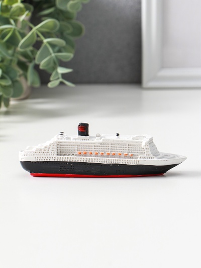 Сувенирная модель корабля «Теплоход», фигурка полистоун, 13 см, МИКС