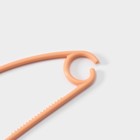 Плечики - вешалки для одежды с фиксатором на крючке, 39,5×20 см, 5 шт, цвет оранжевый - Фото 4