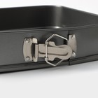 Набор форм для выпечки разъёмных Доляна «Элин. Квадрат», 3 предмета: 22/24/26 см, антипригарное покрытие, цвет чёрный - Фото 5