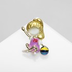 Брошь «Девочка» спортсменка, цветная в золоте - Фото 1