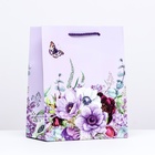 Пакет подарочный "Цветы и бабочка", 18 х 22,3 х 10 см - фото 9959510