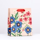 Пакет подарочный "Синие и красные цветочки", 18 х 22,3 х 10 см - фото 321178775