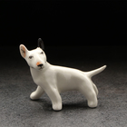 Статуэтка фарфоровая  "Бультерьер в стойке", белый, чёрное ухо, 7 см - фото 3510234