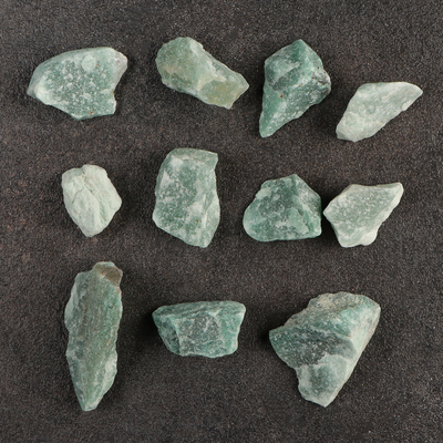 Набор камней коллекционных сувенирных «Жадеит колотый», кристаллы, фракция 2-3 см, 100 г