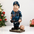 Садовая фигура "Полицейский со свинкой" 78х46см - фото 27506323