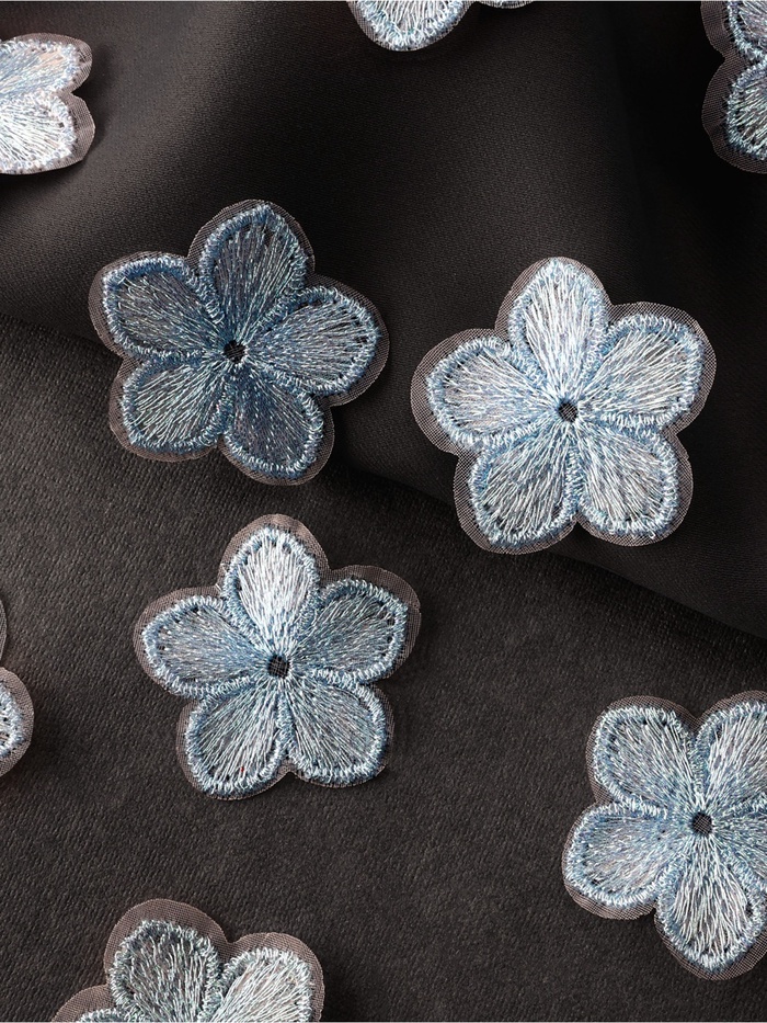 Аппликация для одежды «Цветок», текстильная, с голографической нитью, 3.5×3.5 см, 10 шт., голубая - Фото 1