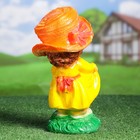 Садовая фигура "Девочка в шляпе" 12х14х30см - Фото 3
