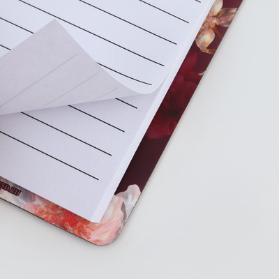 Магнит с блоком для записи и карандашом «С 8 Марта», 7×14.4 см