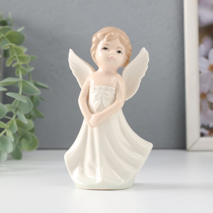 Сувенир керамика "Девочка-ангел в белом сарафане" 6,8х4,3х11,5 см - Фото 1