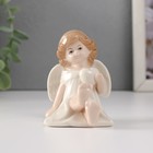 Сувенир керамика "Девочка-ангел в белом платье с сердцем сидит" 6,5х5х7 см - фото 3464613