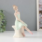 Сувенир керамика "Балерина в зелёном платье на банкетке" 11х8х16,5 см - Фото 4