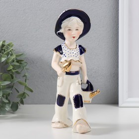 Сувенир керамика "Девочка с лейкой и лопаткой, в шляпке" кобальт 8х11х21 см