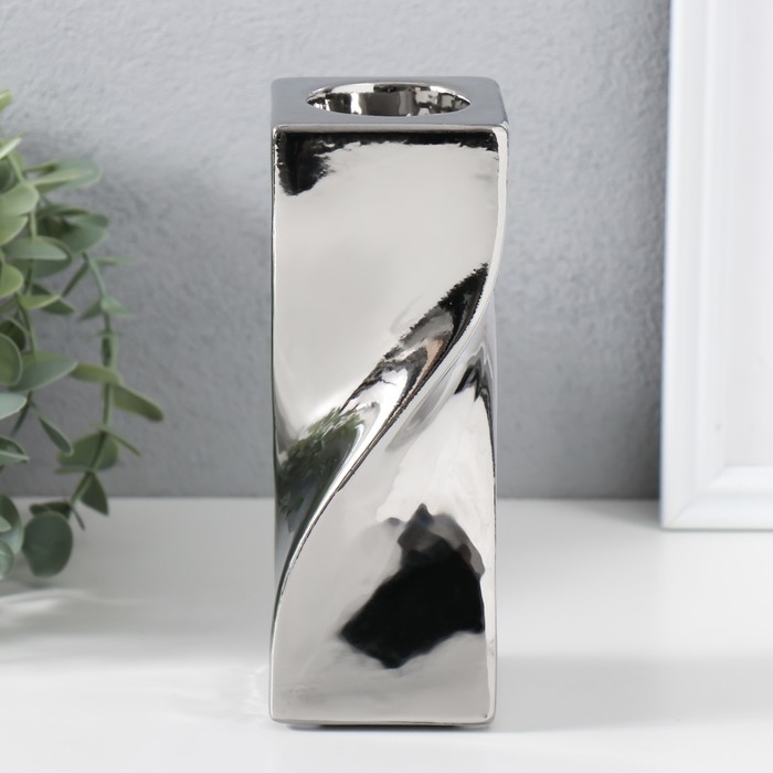 Подсвечник керамика на 1 свечу "Изгиб" d=3,5 см серебро 6,5х6,5х17,5 см