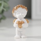 Сувенир полистоун "Ангелочек в венке с сердечком" белый с золотом 5,2х2,5х2,7 см - фото 321242391