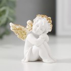 Сувенир полистоун "Ангелочек с головой на коленках сидит" белый с золотом 4,5х3,2х4,5 см - фото 3464893