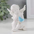 Сувенир полистоун "Белоснежный ангел с цветной птичкой" 7х6х5,5 см