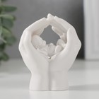 Фигурка полистоун «Малыш спит в прикрытых ладонях», страза, 6.5×4.3×5.5 см - Фото 1