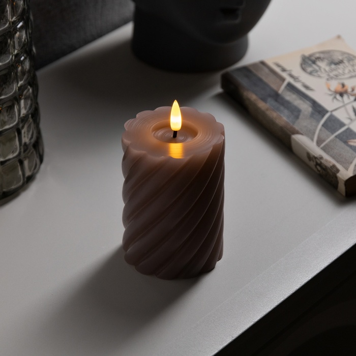 Светодиодная свеча витая лиловая, 7.5 × 12.5 × 7.5 см, пластик, воск, батарейки АААх2 (не в комплекте), свечение тёплое белое - фото 1908106941