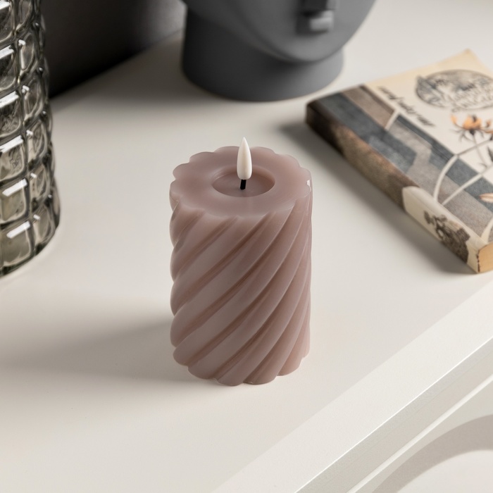 Светодиодная свеча витая лиловая, 7.5 × 12.5 × 7.5 см, пластик, воск, батарейки АААх2 (не в комплекте), свечение тёплое белое