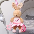 Подвеска мягкая на кроватку/коляску M&B «Зайка», погремушка, прорезыватель, от 3 мес. - Фото 4