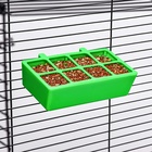 Кормушка для кормления, 16.9×8.9×4.4 см, с защитой на 8 ячеек, пластик, зелёная - Фото 5