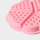 Форма для выпечки Доляна «Сладости. Венские вафли сердце», силикон, 21×2 см, 5 ячеек, розовая - Фото 3