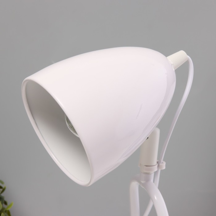 Настольная лампа "Стенди" Е27 40Вт белый 15х16,5х38 см