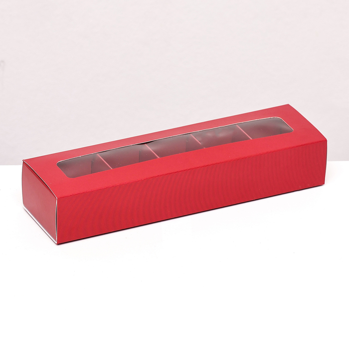 Коробка под 5 конфет с обечайкой, с окном, с тонкими разделителями, Красная 20*5,5*3,5
