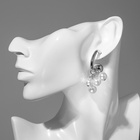 Серьги с жемчугом «Грозди» на кольце, цвет белый в серебре - Фото 2