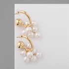 Серьги с жемчугом «Грозди» на кольце, цвет белый в золоте - Фото 2