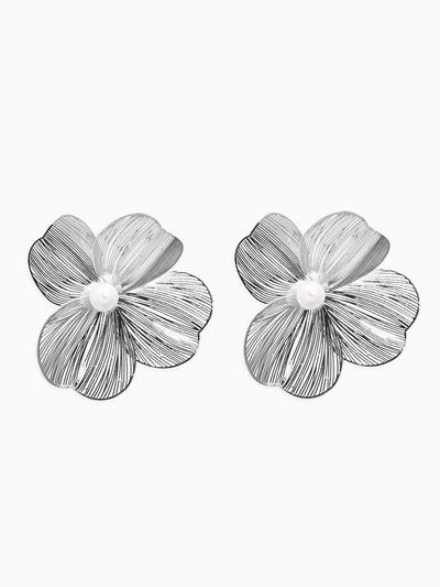 Серьги с жемчугом «Цветы» лёгкие, цвет белый в серебре