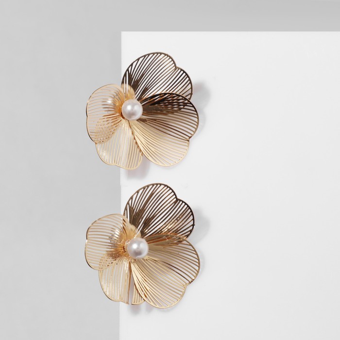 Серьги с жемчугом «Цветы» лёгкие, цвет белый в золоте - Фото 1
