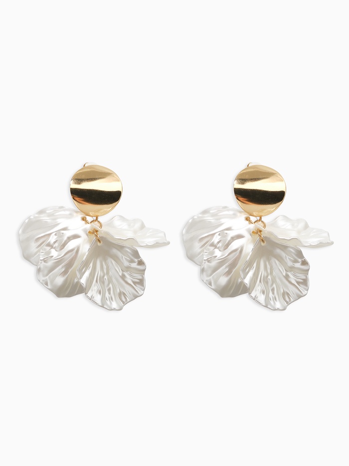 Серьги клипсы для ушей QF «Ветерок», белые в золоте - Фото 1