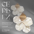 Серьги клипсы для ушей QF «Ветерок», белые в золоте - Фото 6