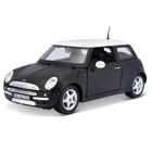 Машинка Maisto Die-Cast Mini Cooper, открывающиеся двери, 1:24, цвет чёрный с белой крышей - фото 110025704