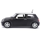 Машинка Maisto Die-Cast Mini Cooper, открывающиеся двери, 1:24, цвет чёрный с белой крышей - Фото 9