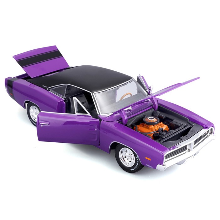 Машинка Maisto Die-Cast 1969 Dodge Charger R/T, открывающиеся двери, 1:18, цвет фиолетовый - фото 1928577414