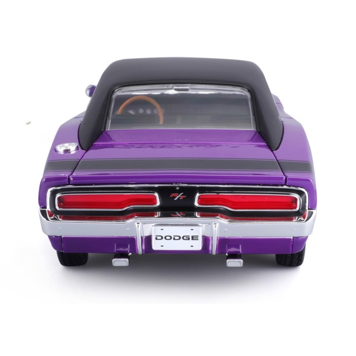 Машинка Maisto Die-Cast 1969 Dodge Charger R/T, открывающиеся двери, 1:18, цвет фиолетовый - фото 1909588274